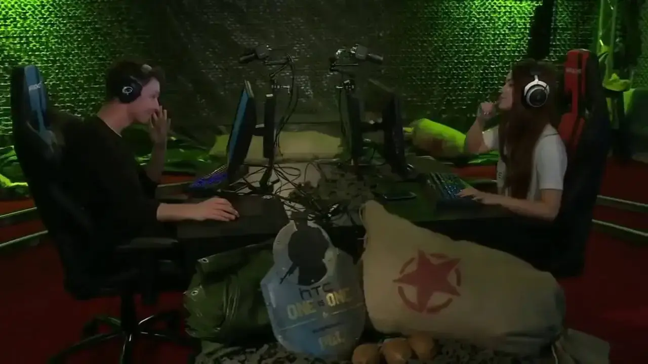cadiaN vs Juliano no HTC 1v1 Invitational by PGL Selecione uma Imagem