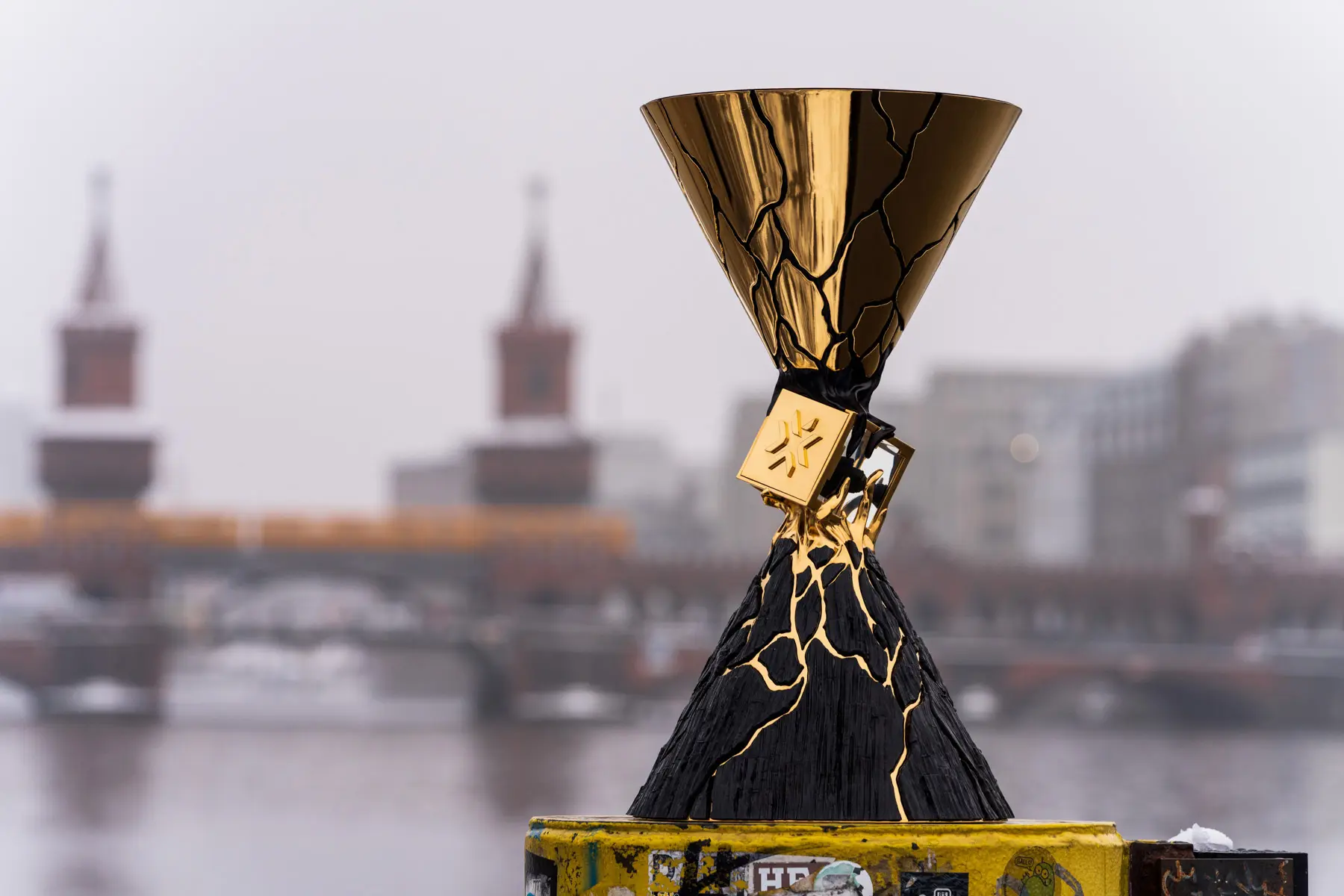 Trofeum Valorant Champions 2021