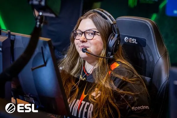 © This photo is copyrighted by ESL