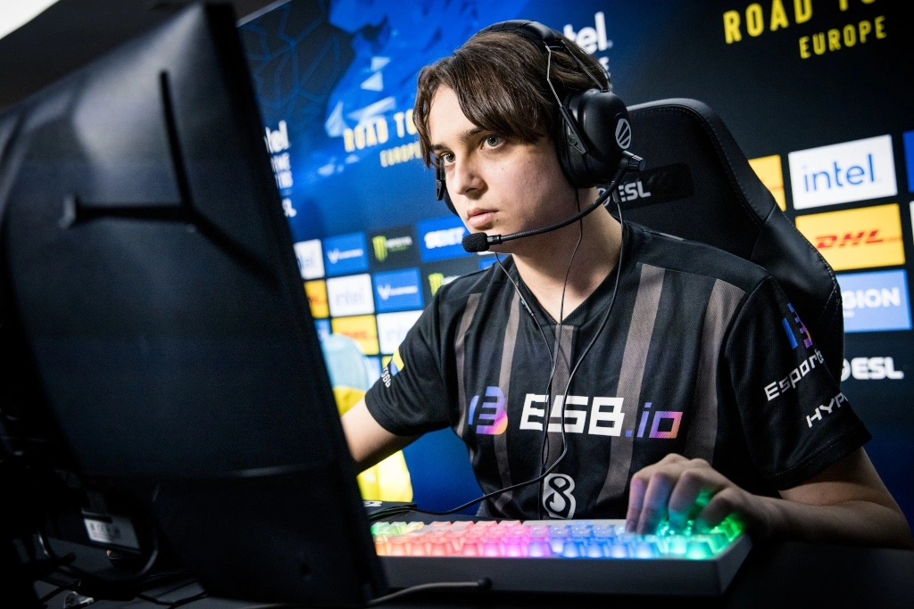  This photo is copyrighted by ESL