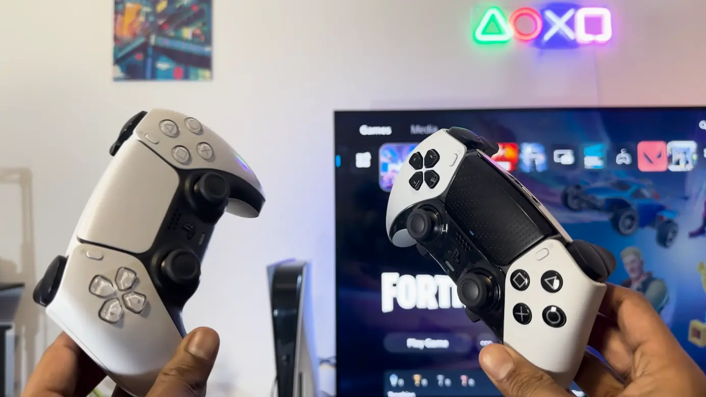 Two DualSense controllers from PS5 | Source:&nbsp;Doctor Glitch
