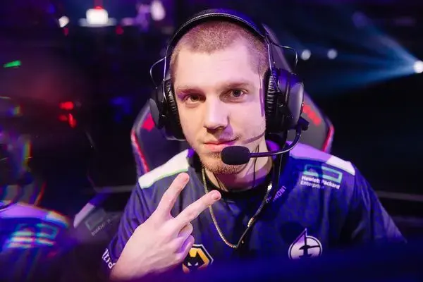 Mysterious changes in the roster of the World Champions? - Evil Geniuses players post cryptic phrases