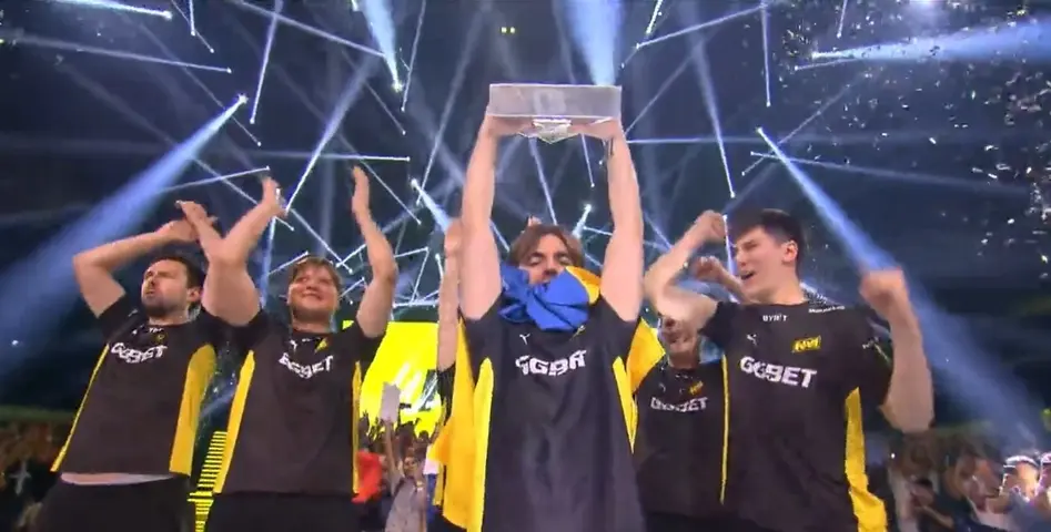 NaVi are the champions of Blast Premier Spring Final