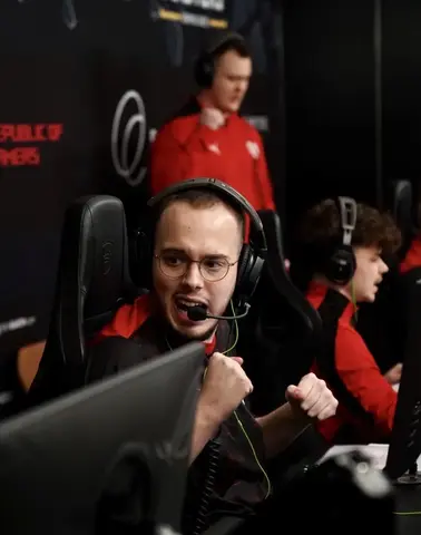 O MOUZ derrotou o Complexity e vai jogar com o FURIA para chegar aos playoffs do Elisa Masters Espoo 2023