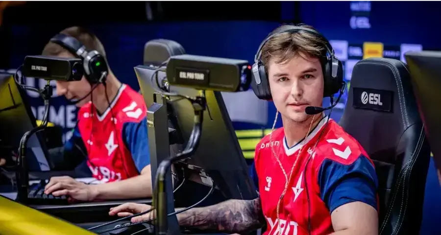 dev1ce named the best player in Counter-Strike