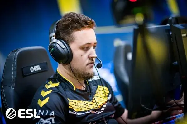 ZywOo extended his contract with Vitality