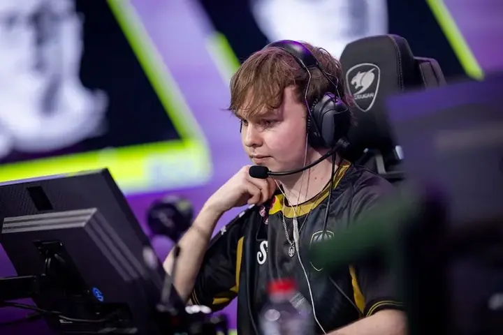 Benjyfishy from Team Heretics apologizes for toxicity and shares a funny story about Paper Rex coach