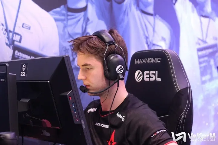 Astralis With Dev1ce Lost to HEET And Was Eliminated From CCT North Europe Series #2