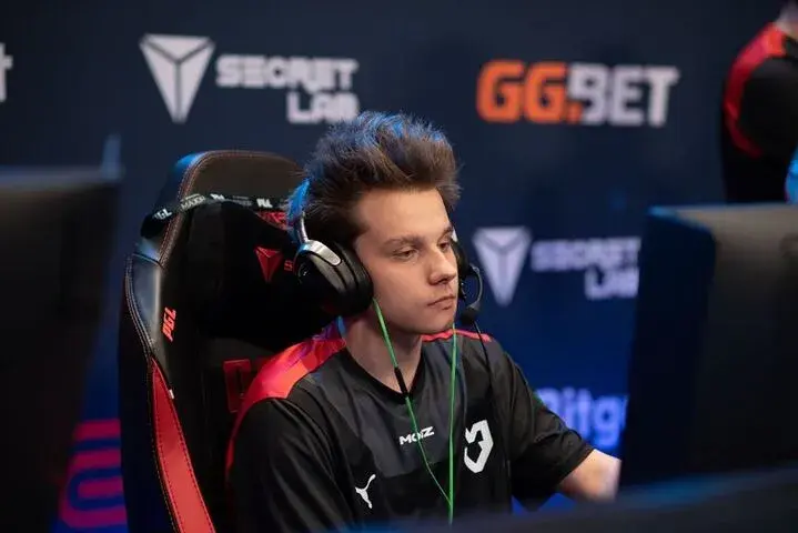Analyst: "If FaZe Starts to Have Problems, They Need to Replace Rain With Frozen"