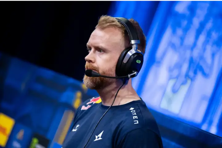 ruggah: "Gastámos muito tempo e recursos para pôr o comboio a funcionar" - Astralis começou bem o IEM Colónia