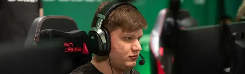 S1mple a participé à un showmatch scandaleux, suscitant une vague de critiques