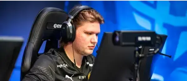 s1mple раскритиковал украинское комьюнити за реакцию на его участие в шоу-матче с российскими стримерами