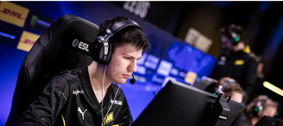 NAVI s'impose avec assurance face aux Falcons et se qualifie pour le Winner's Match