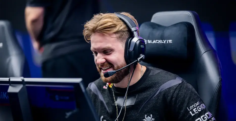 NiKo leads G2 to victory over Vitality and advance to the BLAST Premier Fall Final