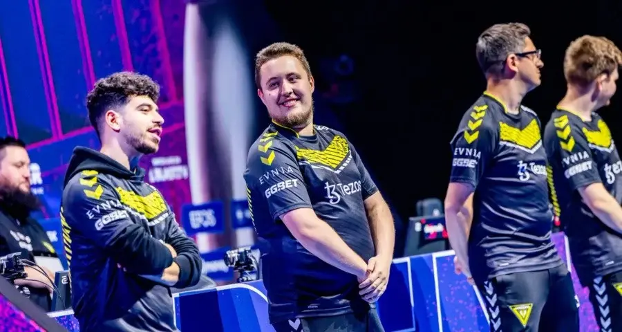 NiKo, ZywOo and dev1ce leading the top-10 CS:GO players in August 2023